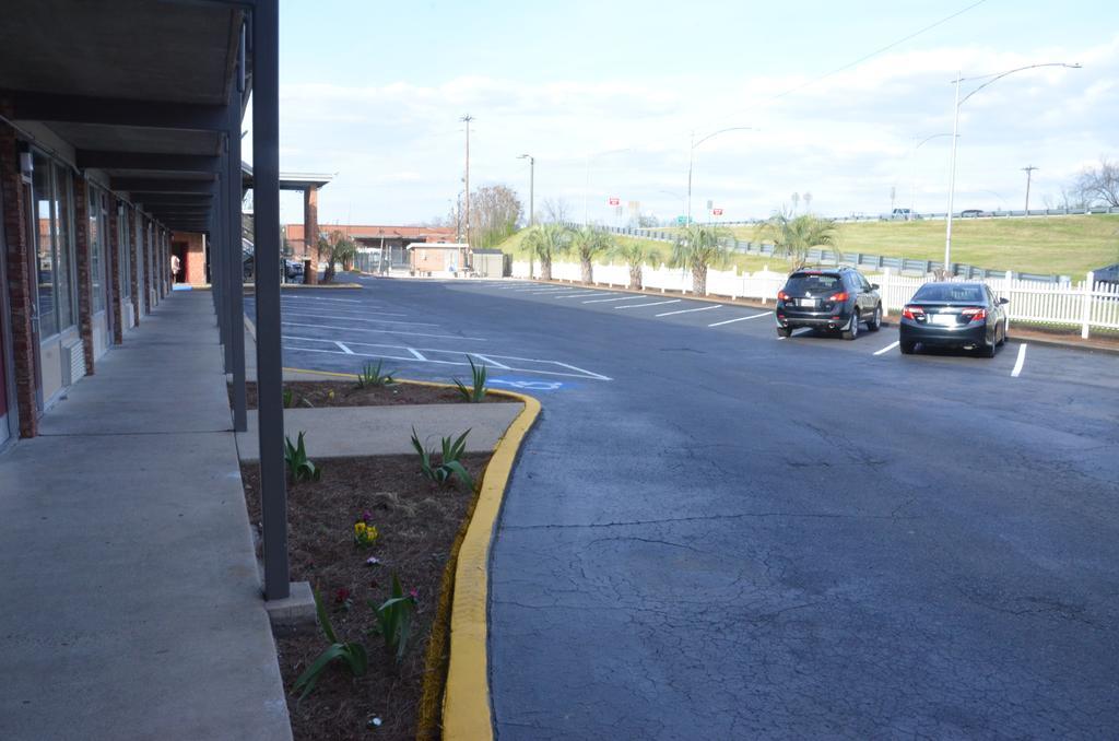 Americas Best Value Inn Augusta Historic Downtown Exteriör bild