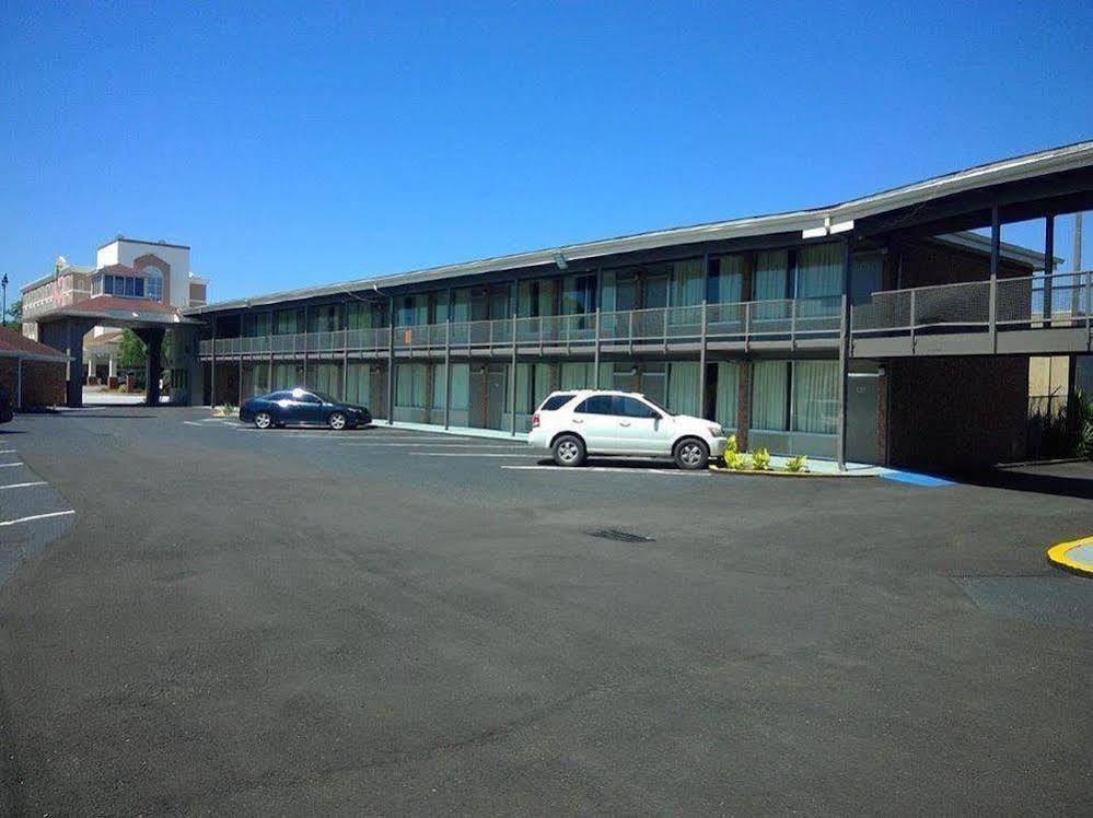Americas Best Value Inn Augusta Historic Downtown Exteriör bild